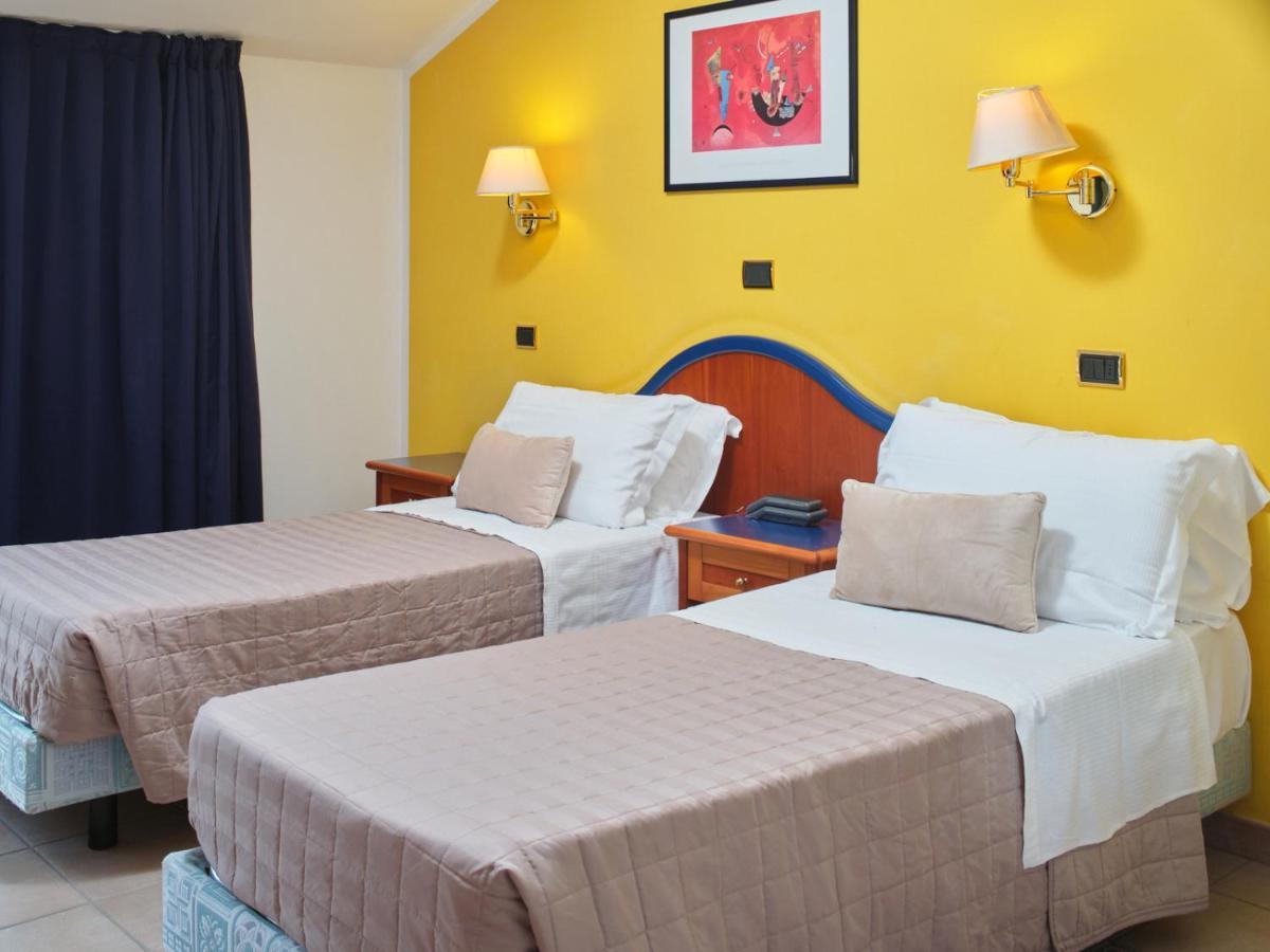 Hotel Ascot ריצ'יונה מראה חיצוני תמונה