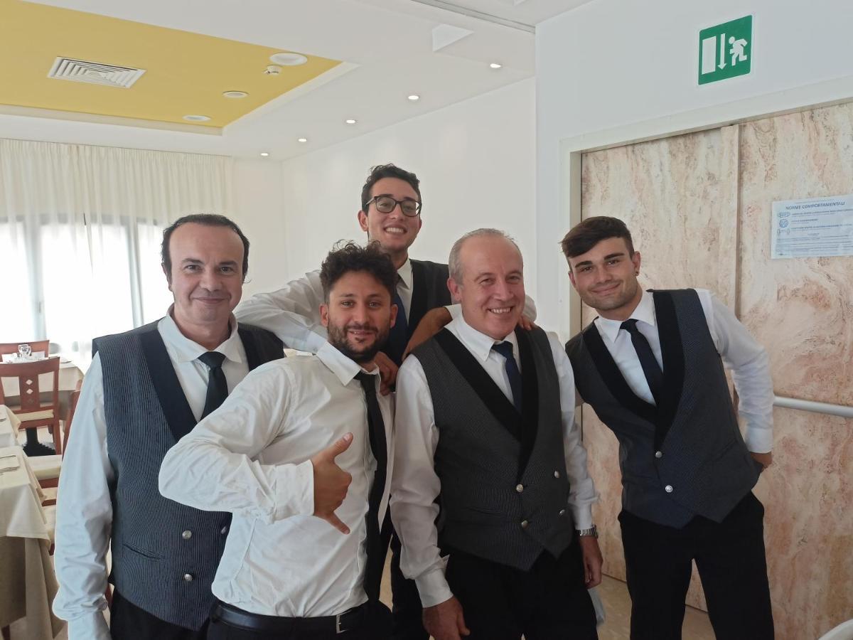 Hotel Ascot ריצ'יונה מראה חיצוני תמונה