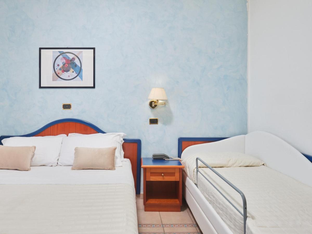 Hotel Ascot ריצ'יונה מראה חיצוני תמונה