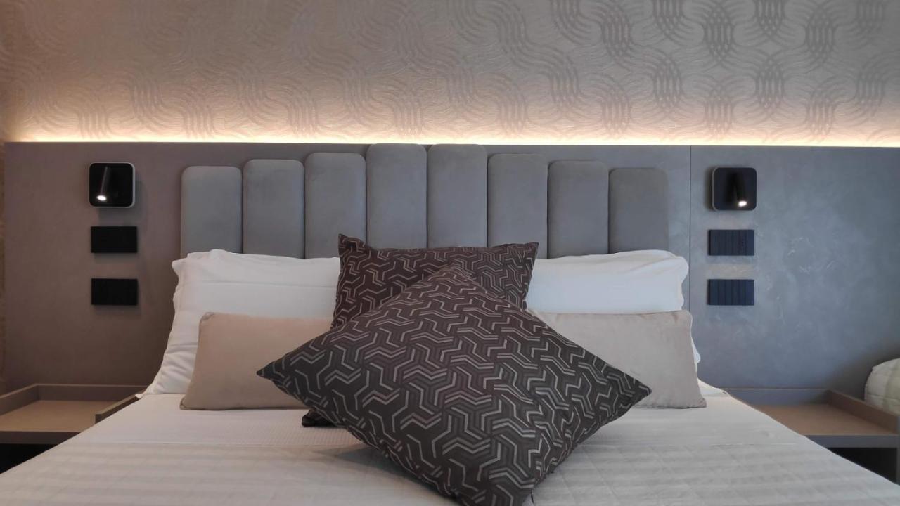 Hotel Ascot ריצ'יונה מראה חיצוני תמונה