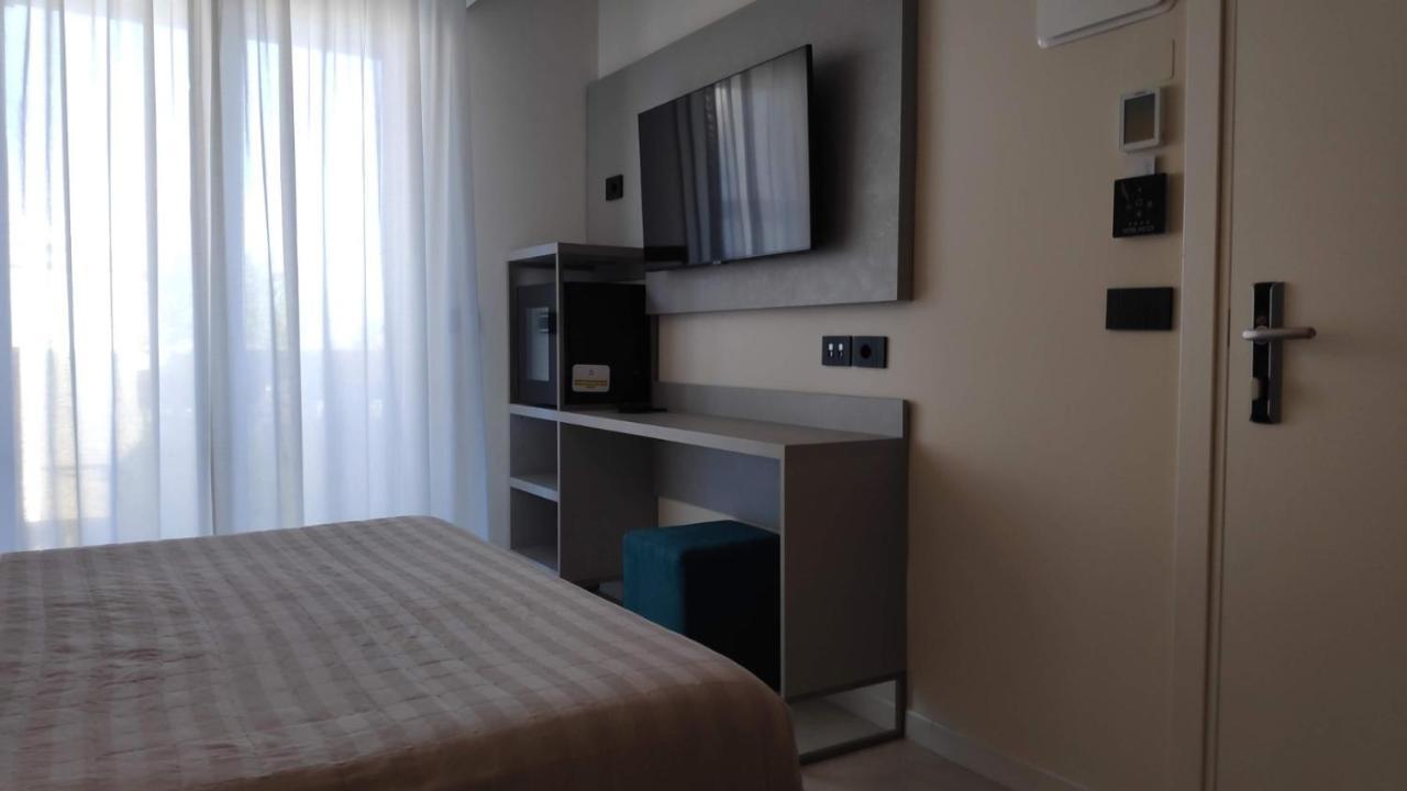 Hotel Ascot ריצ'יונה מראה חיצוני תמונה