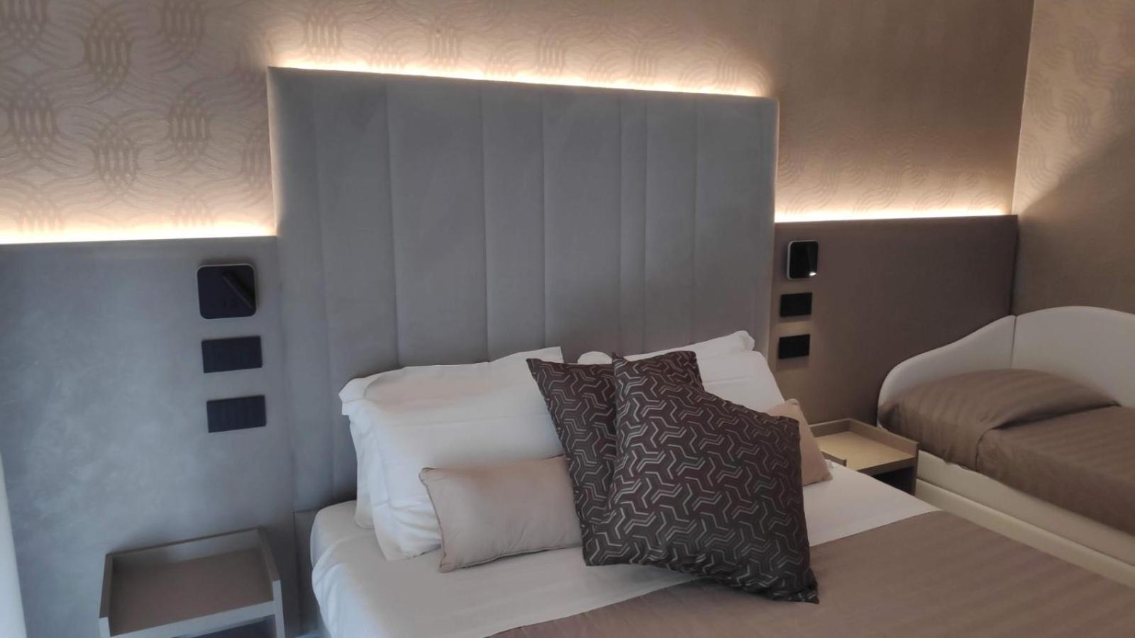 Hotel Ascot ריצ'יונה מראה חיצוני תמונה