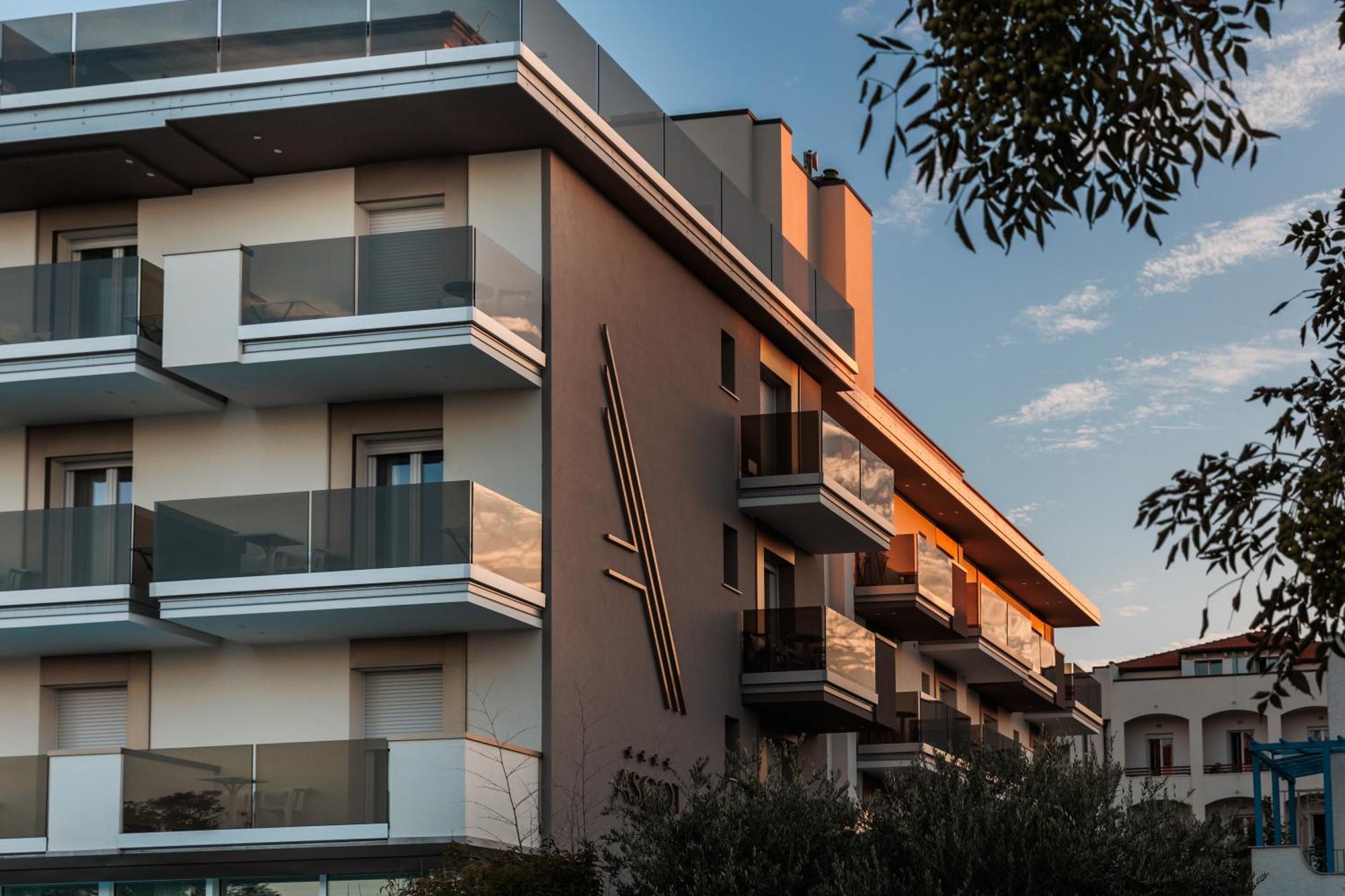 Hotel Ascot ריצ'יונה מראה חיצוני תמונה