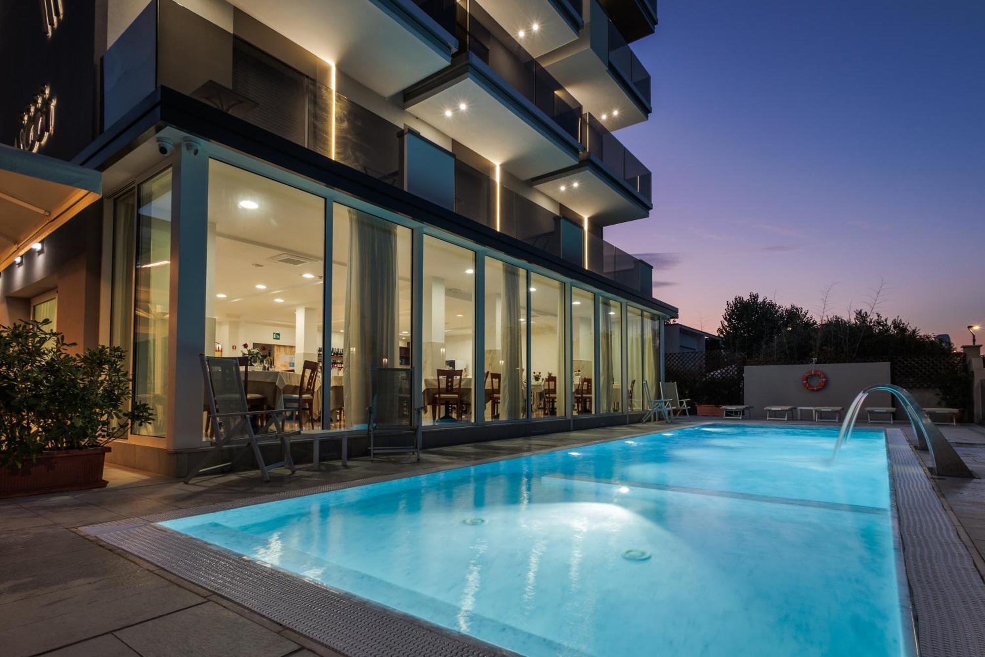 Hotel Ascot ריצ'יונה מראה חיצוני תמונה