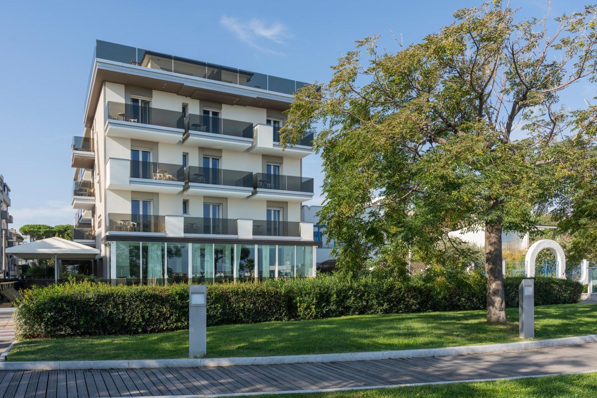 Hotel Ascot ריצ'יונה מראה חיצוני תמונה