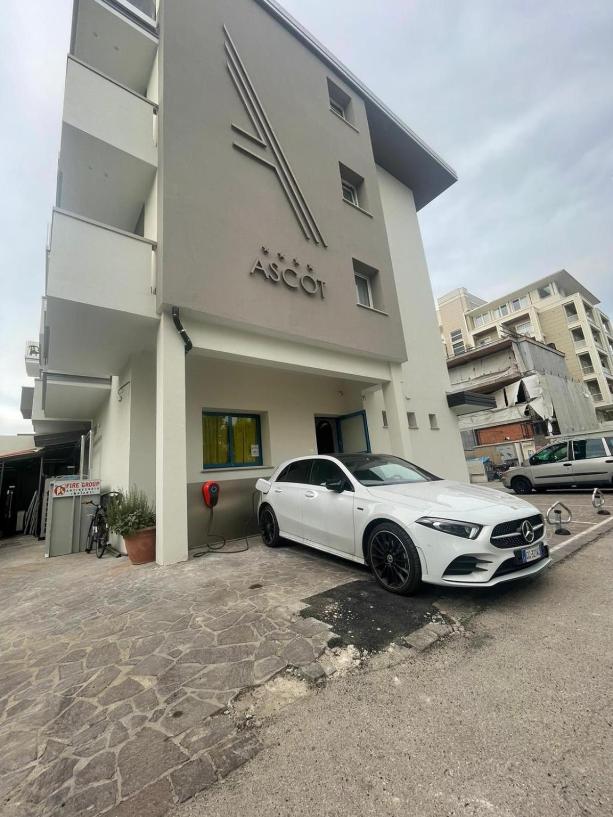 Hotel Ascot ריצ'יונה מראה חיצוני תמונה